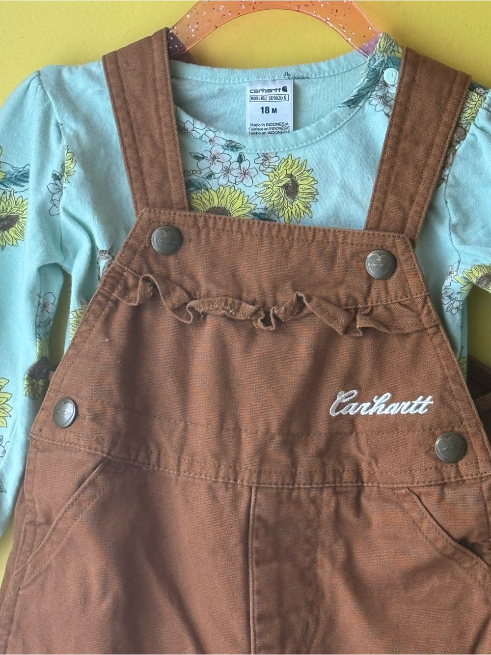 +NWOT Carhartt Baby Girl 2pc Overall Set 18M Brown Ruffle Bib Sunflower Top - Picture 2 of 6
